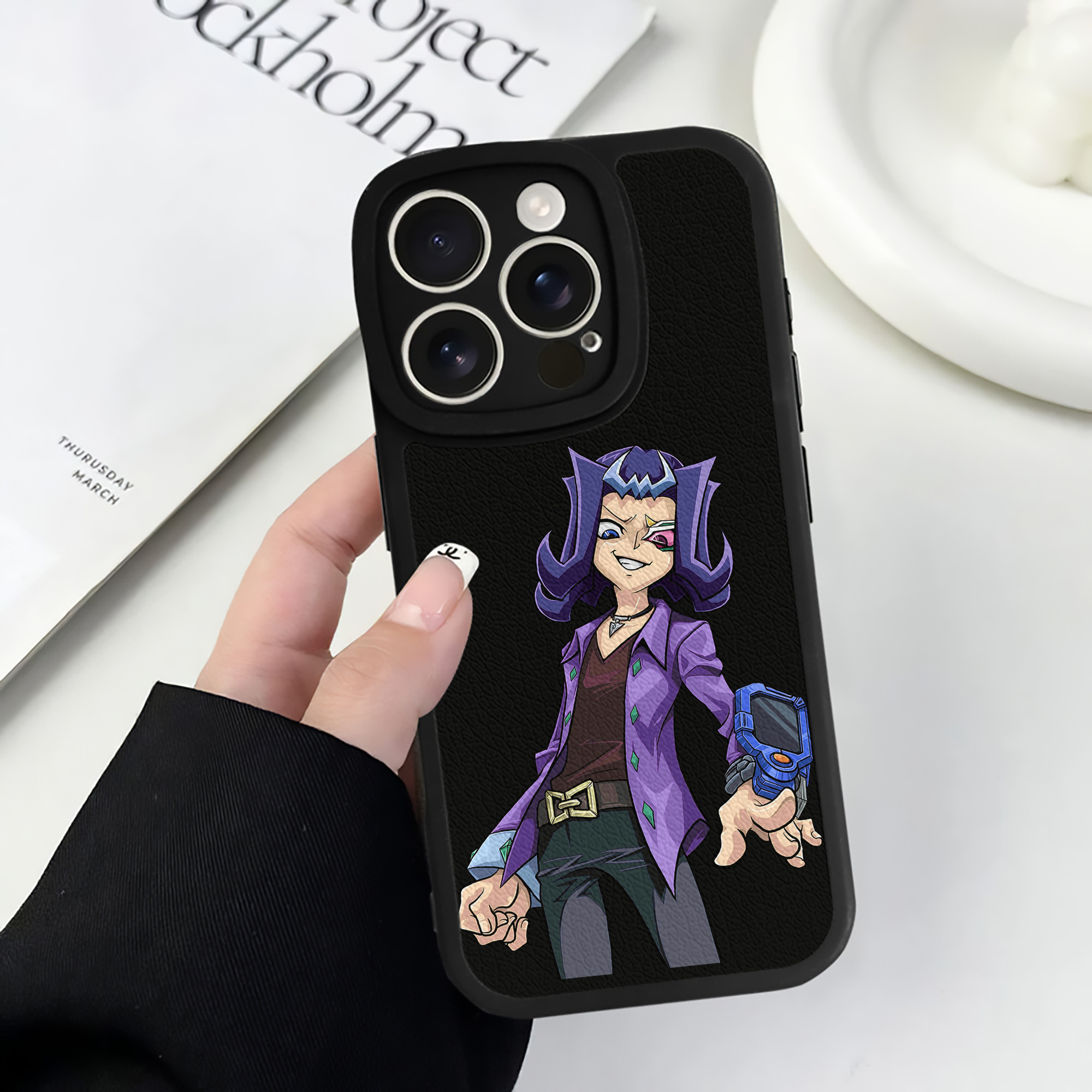 遊☆戯☆王 Yu-Gi-Oh! 【iPhone 16シリーズ対応】シリコンスマホケース（レザー調） 材質：シリコン